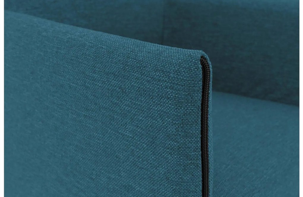 Goossens Eetkamerstoel Funk RVS Poten blauw stof met armleuning en met wielenTransparant skater wiel met rvs kap, modern design