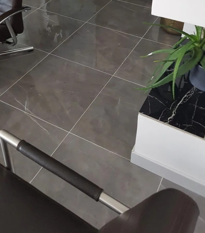 Hoogglans Vloertegel 60x60 Cm Arma Grijs Marmerlook NR43