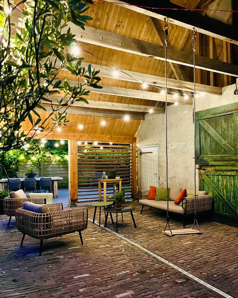 Intenso Averti lounge tuinbank