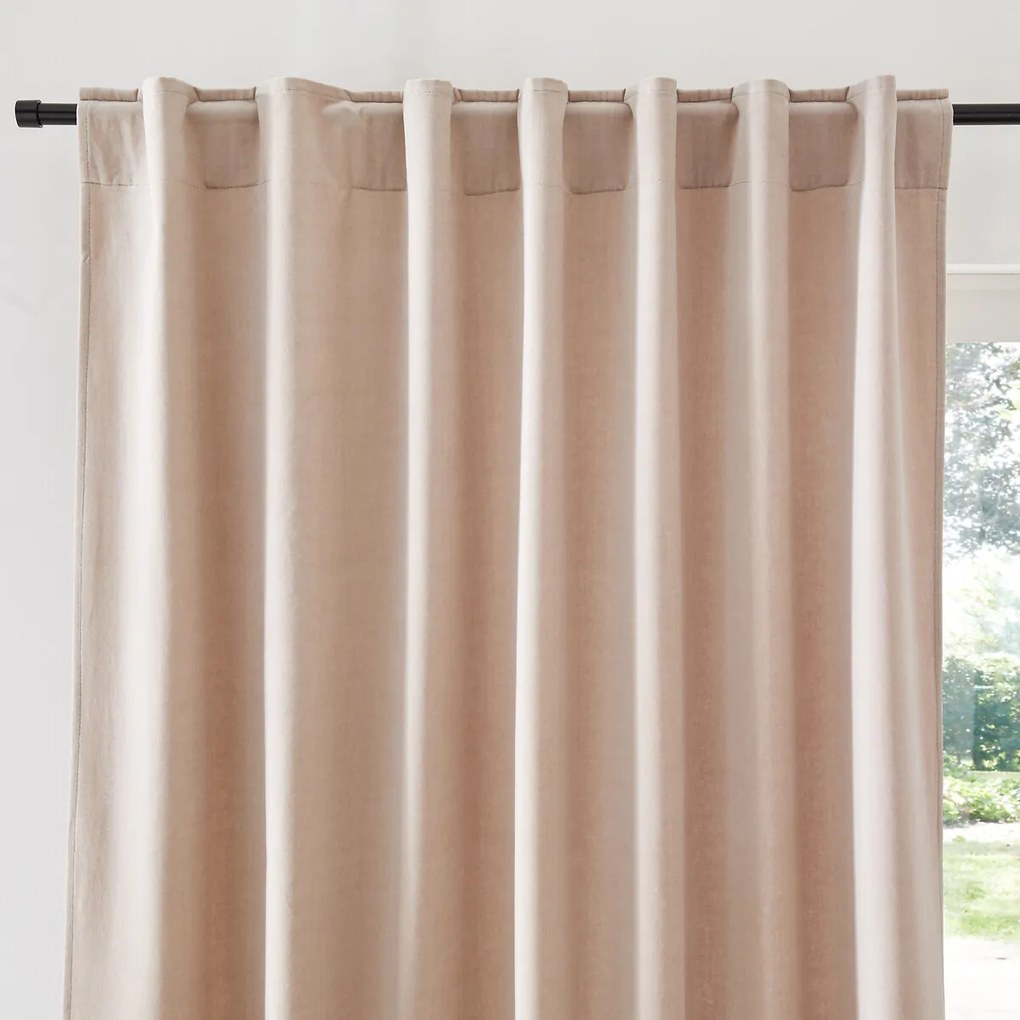 Fluwelen gordijn afgewerkt met verdekte lussen, Velvet