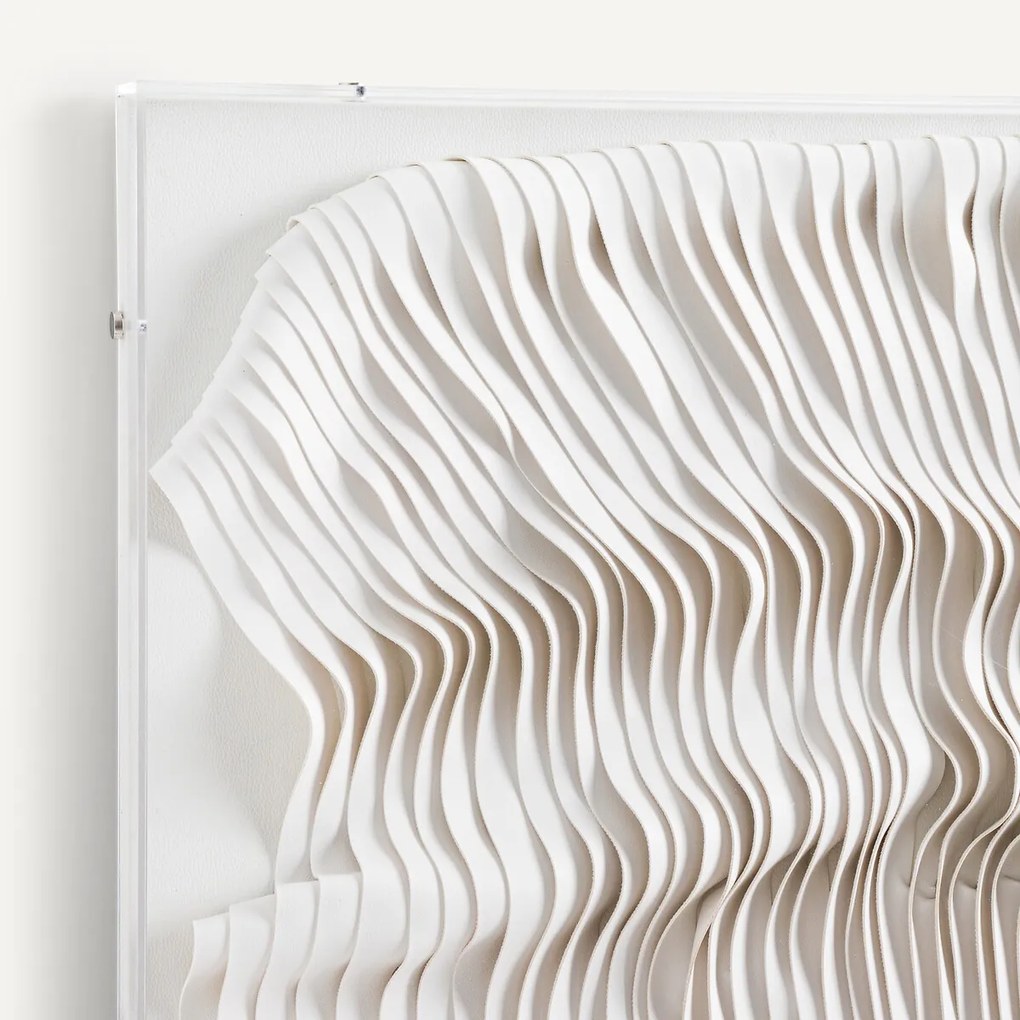 Muurdecoratie in witte leren stroken, Ondor