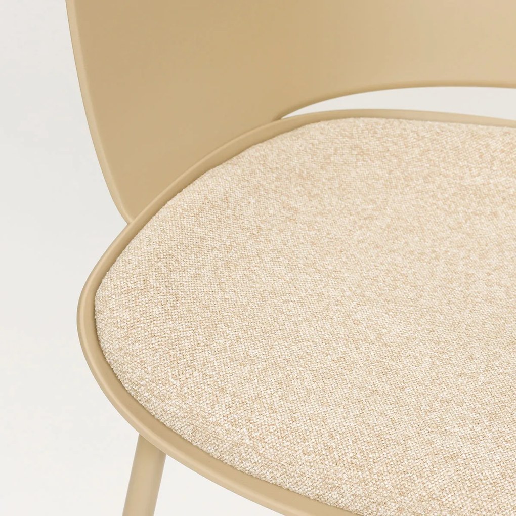 Plastic Kuipstoel Met Zitkussen Beige