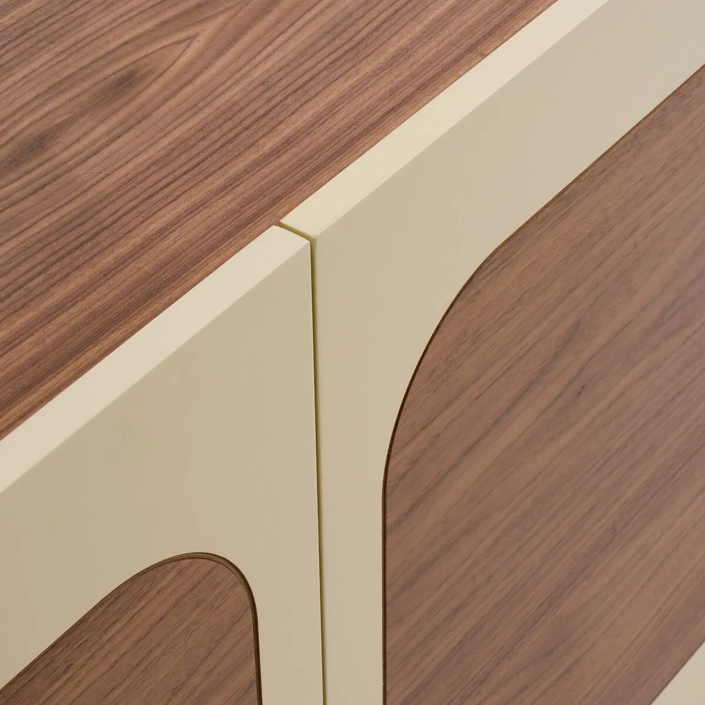 Walnoot gefineerd 3-deurs dressoir, Galdo