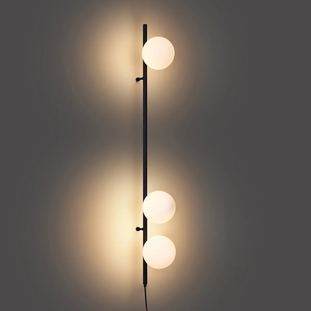 Design wandlamp zwart met mat glas 3-lichts - Vertical