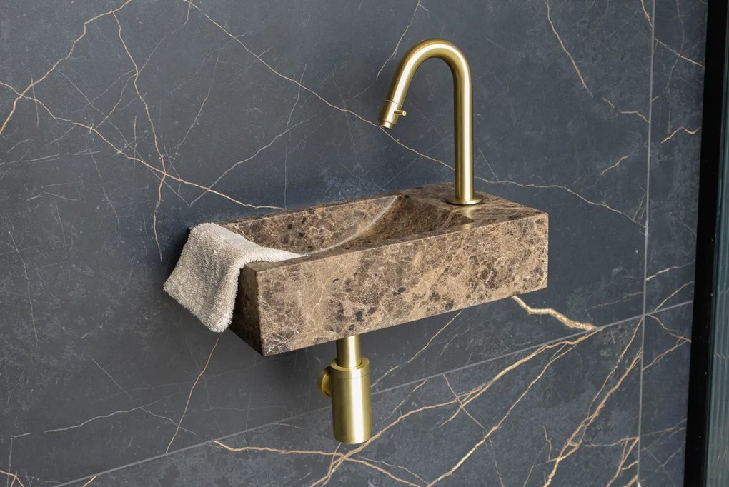 Saniclear Dark Emperador fonteinset met gebogen kraan in geborsteld messing