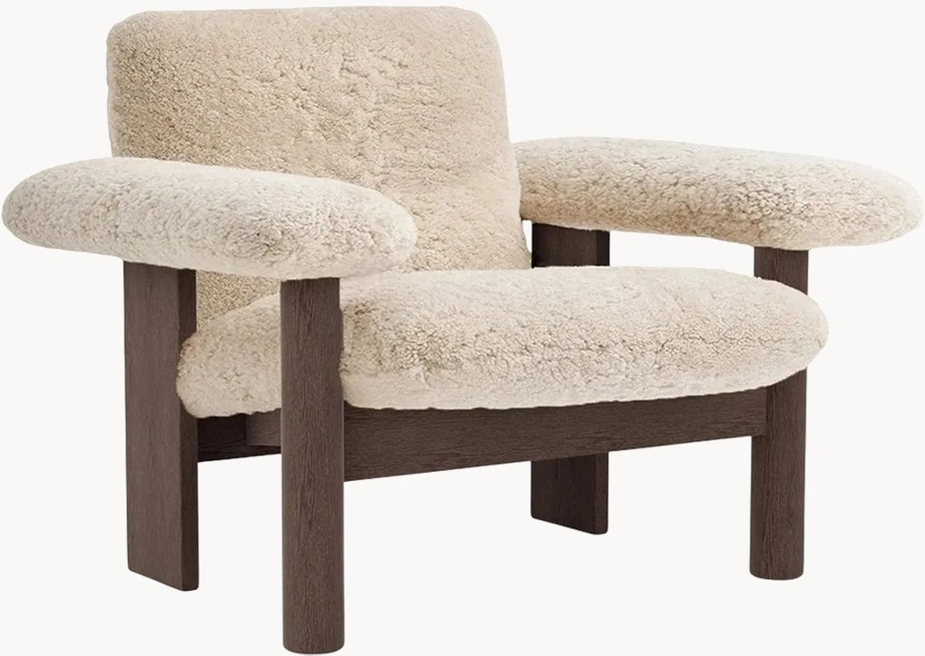 Loungefauteuil Brasilia van eikenhout met schapenvachtbekleding