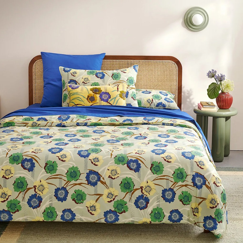 Bed met lattenbodem, noten gebeitst, massief eiken, gefineerd en met riet, MADARA