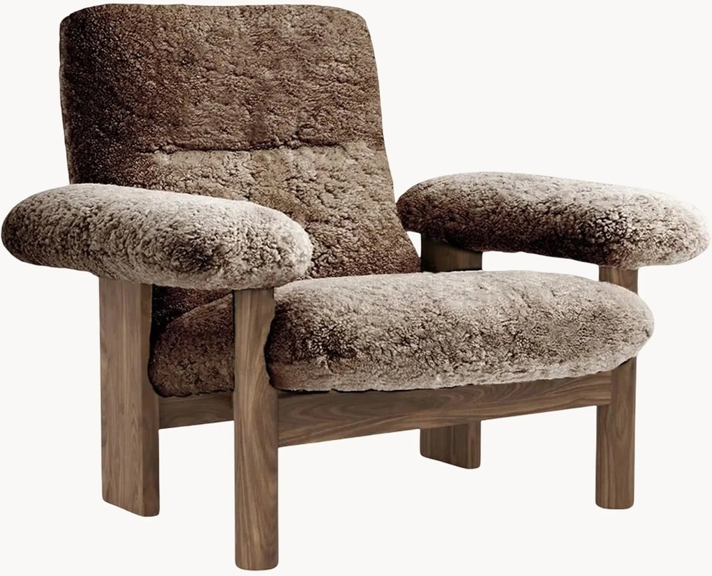 Loungefauteuil Brasilia van walnoothout met schapenvachtbekleding