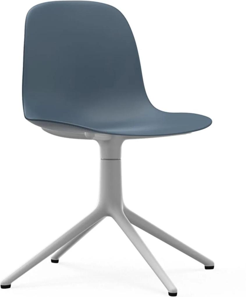 Normann Copenhagen Form Chair Swivel stoel met wit onderstel blauw