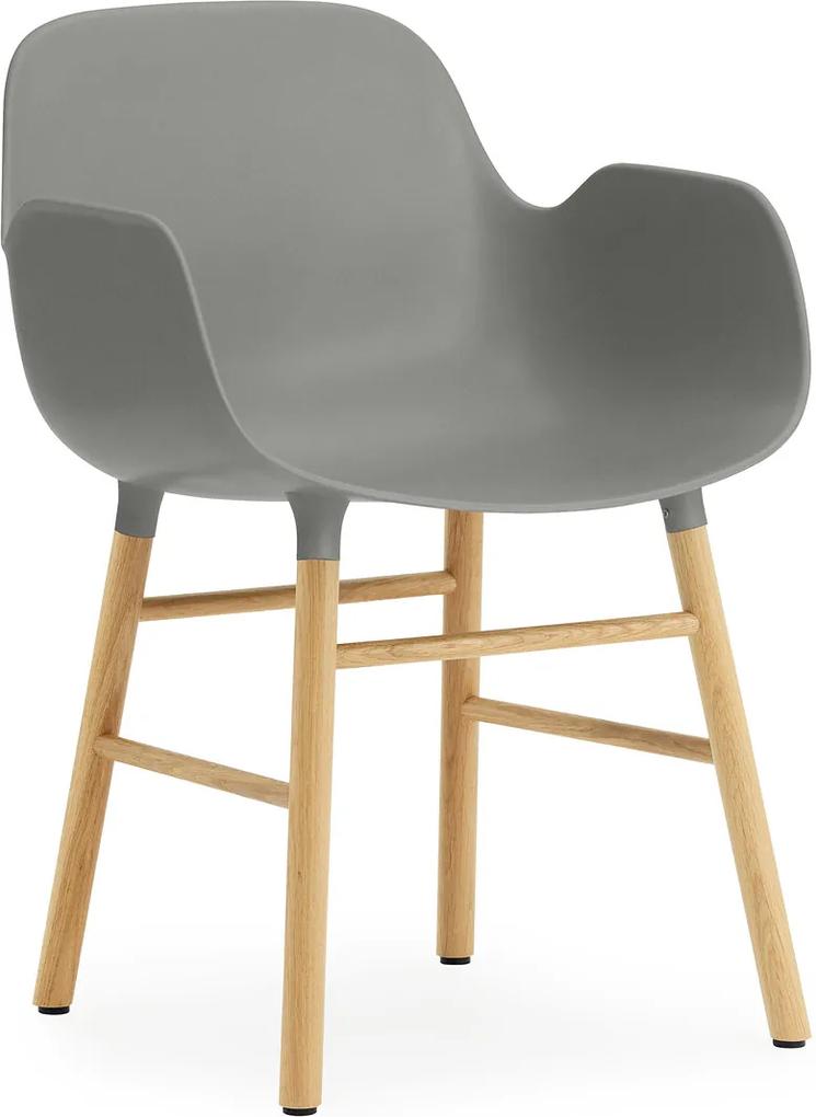 Normann Copenhagen Form Armchair stoel met eiken onderstel