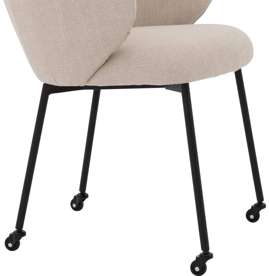 Goossens Stoel Noomi beige stof met armleuning en met wielen,