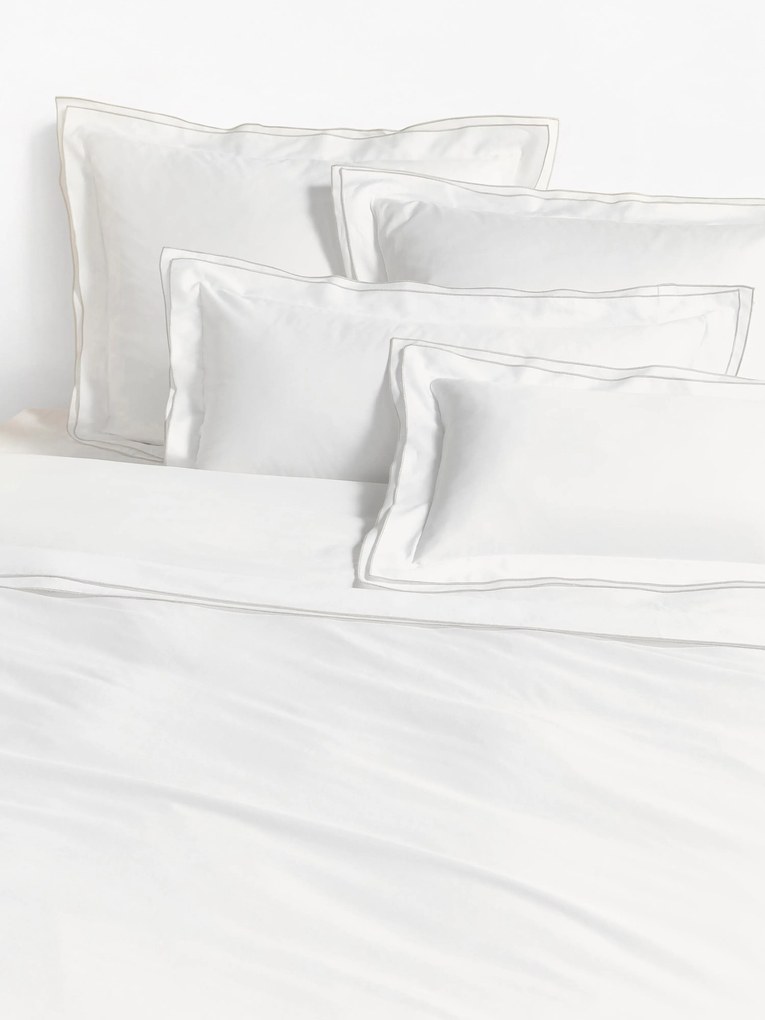 Katoensatijnen laken Carlotta