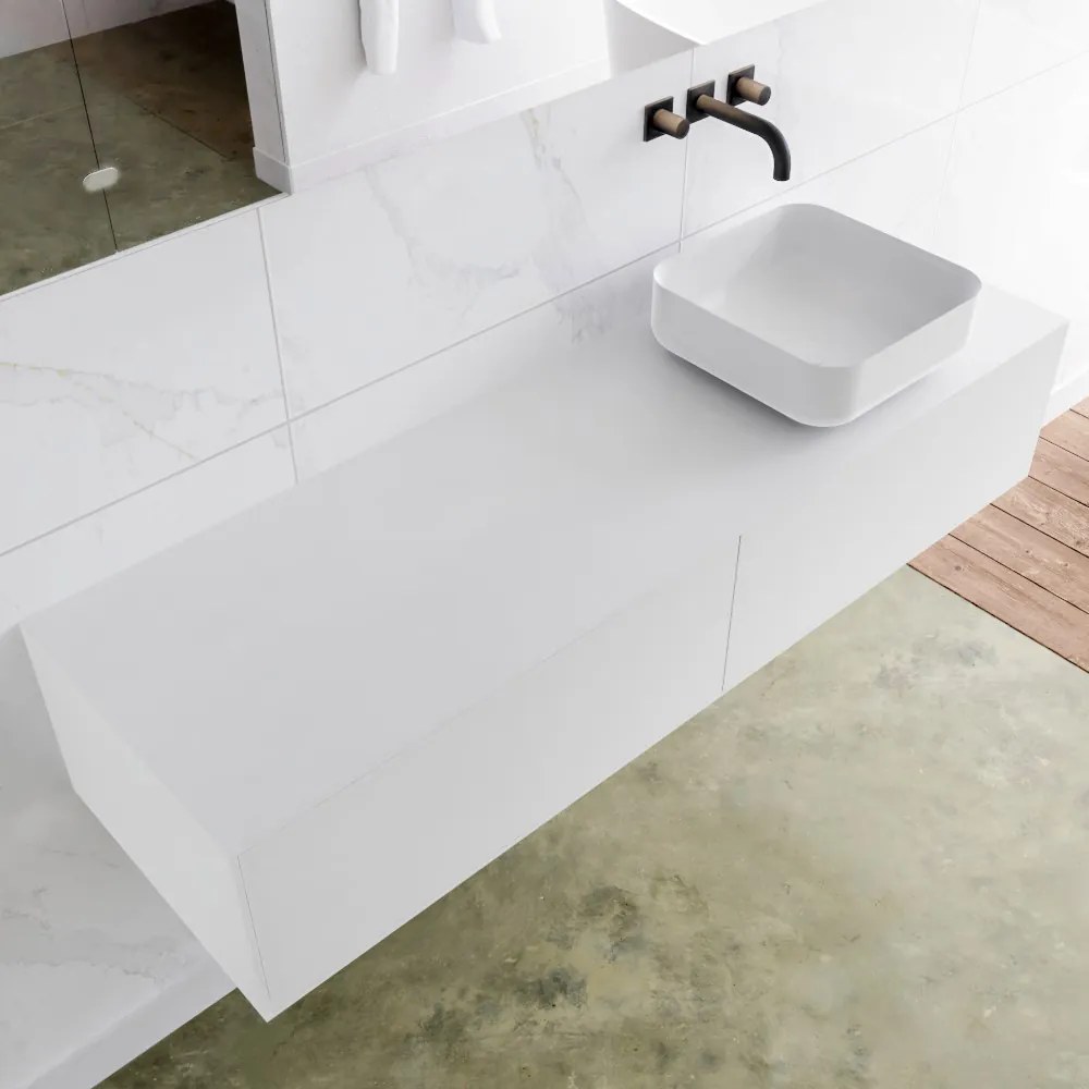 Zaro Lagom volledig naadloos solid surface onderkast met topblad 150cm mat wit met 2 lades Push tot open. Compleet met solid surface opzetkom met 0 kraangat(en)