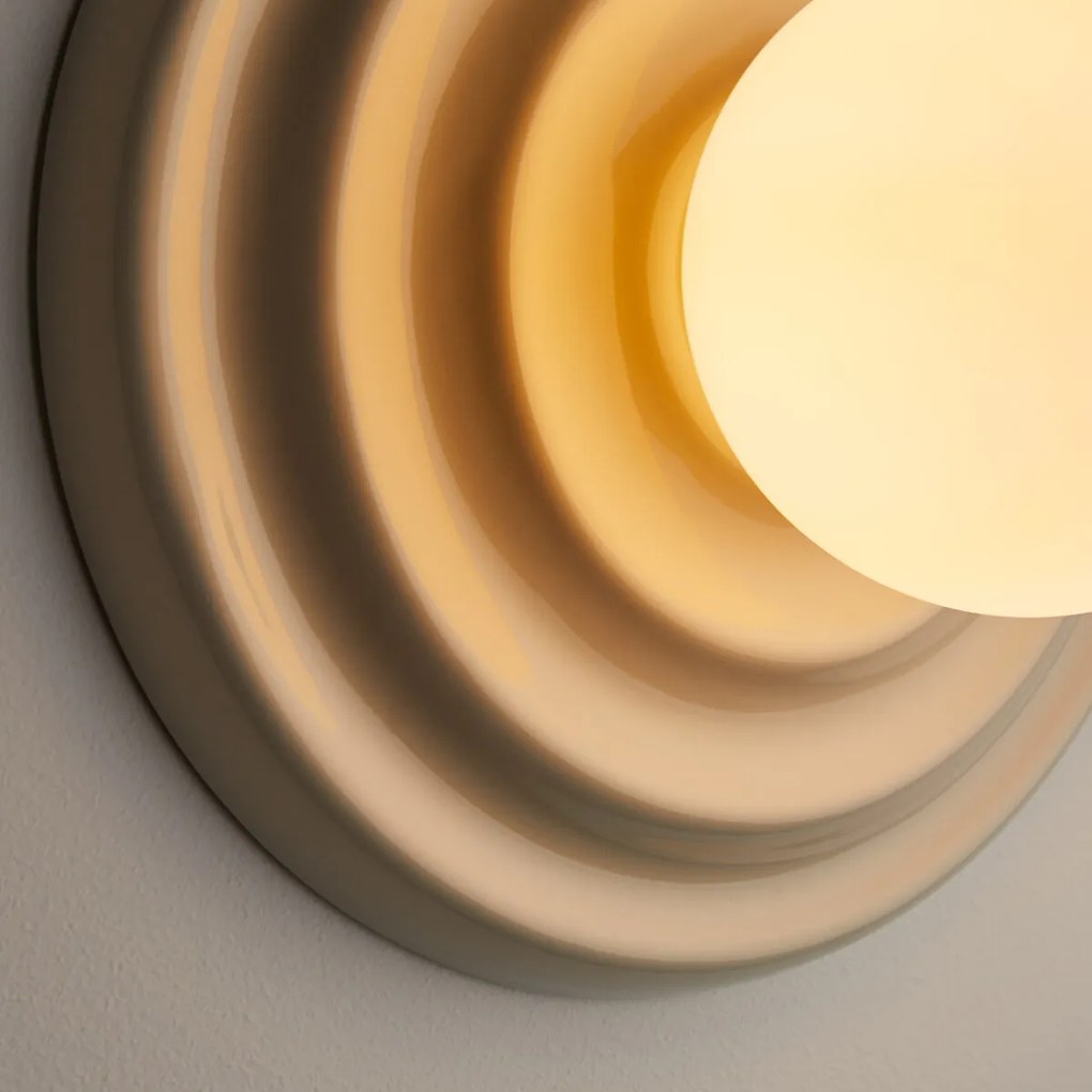 Wandlamp van keramiek en opaline glas, Holi