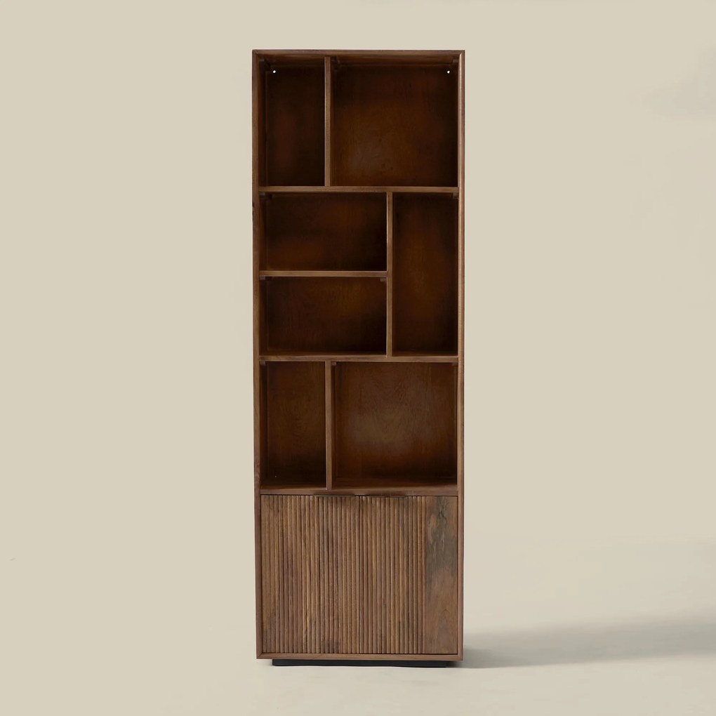 Smalle Wandkast Met Vakken - 60x30x190cm.