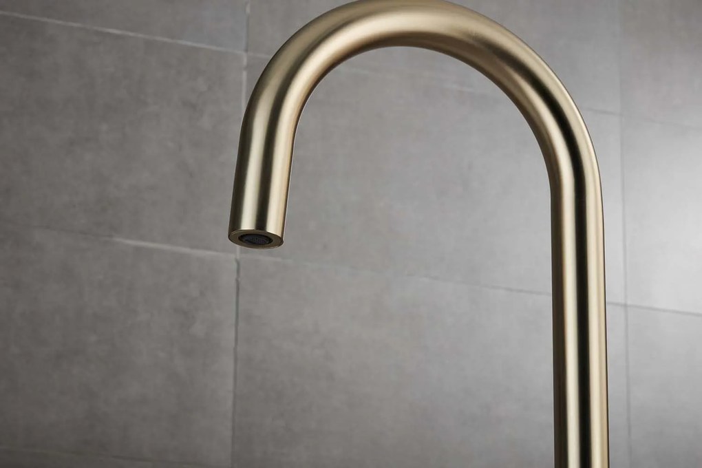 Saniclear Brass Curved inbouw badkraan met vrijstaande uitloop geborsteld messing - mat goud
