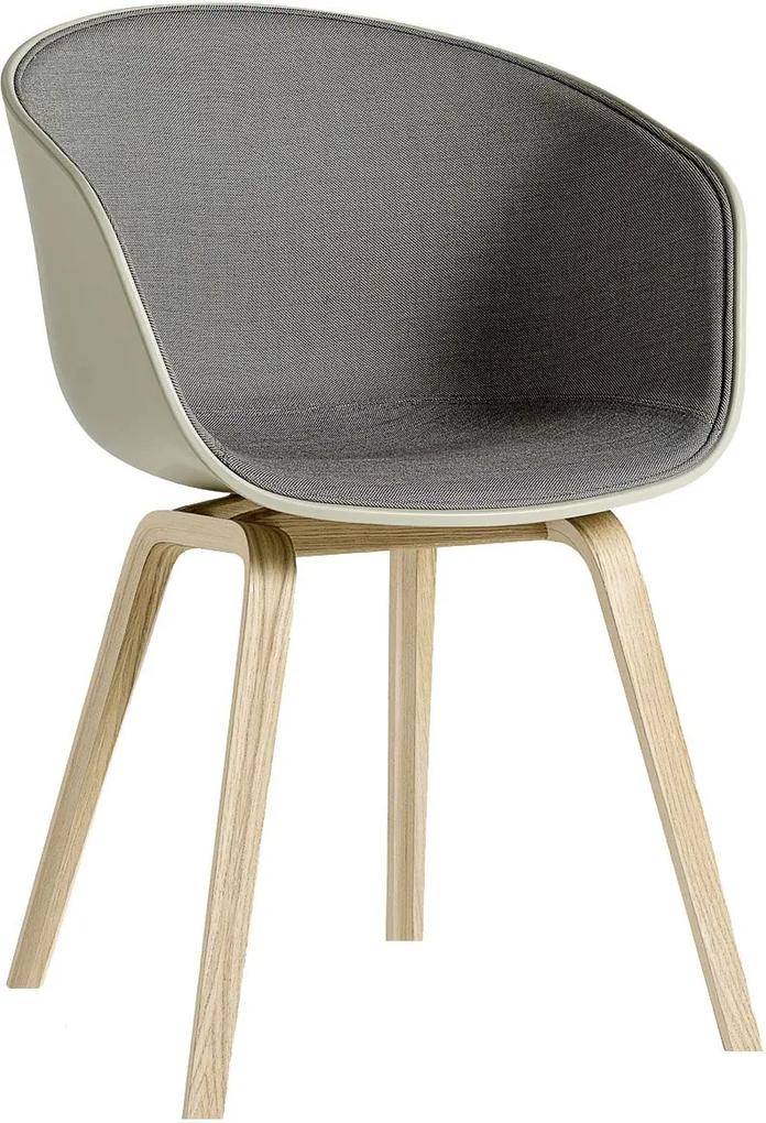 Hay About a Chair AAC22 gestoffeerde stoel onderstel gezeept eiken kuip Pastel Green Surface 240