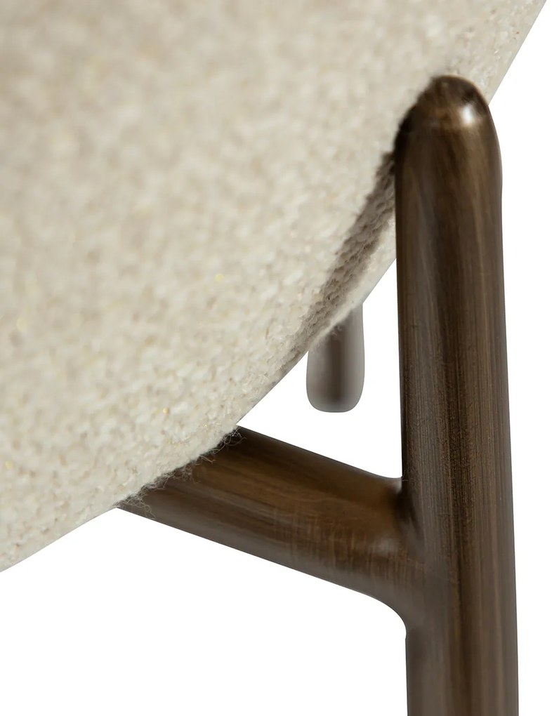 Dan-Form Glam Luxe Eetkamerstoel Boucle Almond Shimmer En Antique Brass