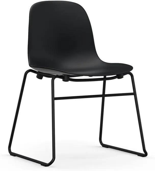 Normann Copenhagen Form Chair stapelbare stoel met gelakt onderstel zwart
