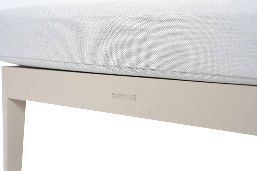 Lifestyle Garden Furniture Mateo Ligbed Met Kussen Loft/soft Grey Aluminium Taupe