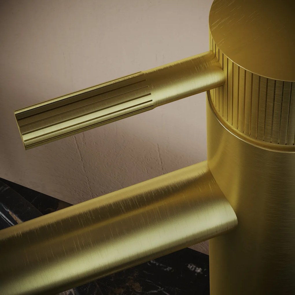 Saniclear Brass Stripes verhoogde wastafelkraan geborsteld messing - mat goud