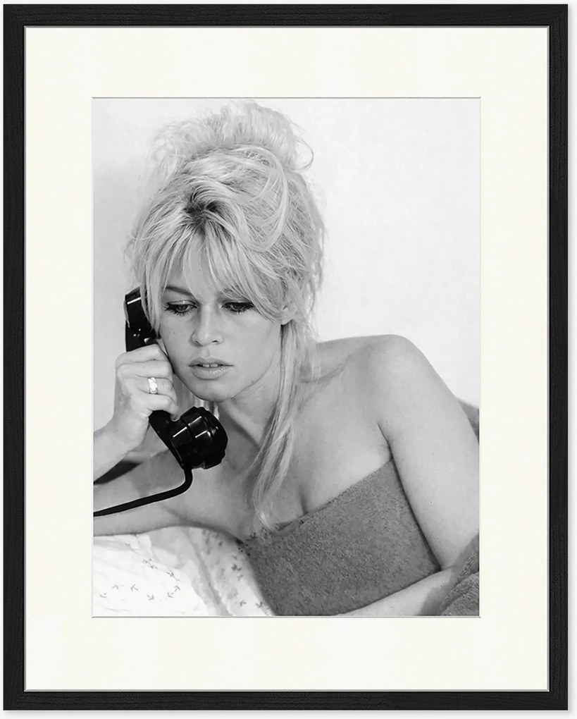Ingelijste foto Brigitte on The Phone, handgemaakt