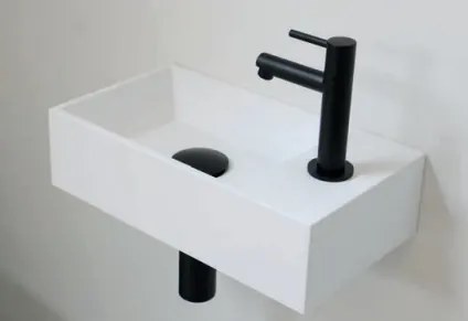 Versus fonteinpack - rechts - polystone mat wit - toebehoren zwart