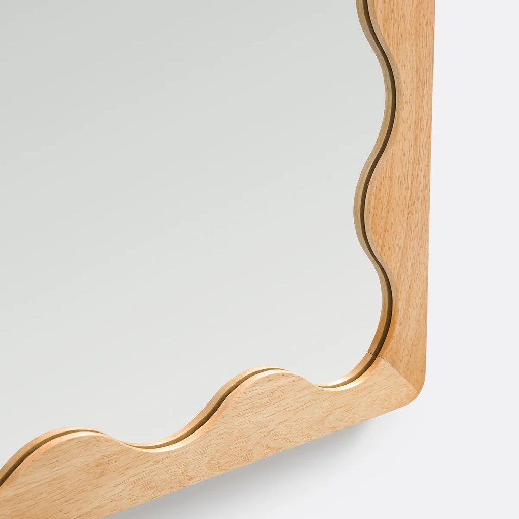 Spiegel met golvend frame, hoogte 91 cm, Lia