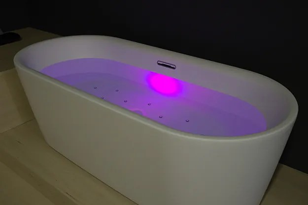 Riho Desire half vrijstaand bubbelbad sparkle mood links 170x77cm wit glans met LED-strip en Fall overloop