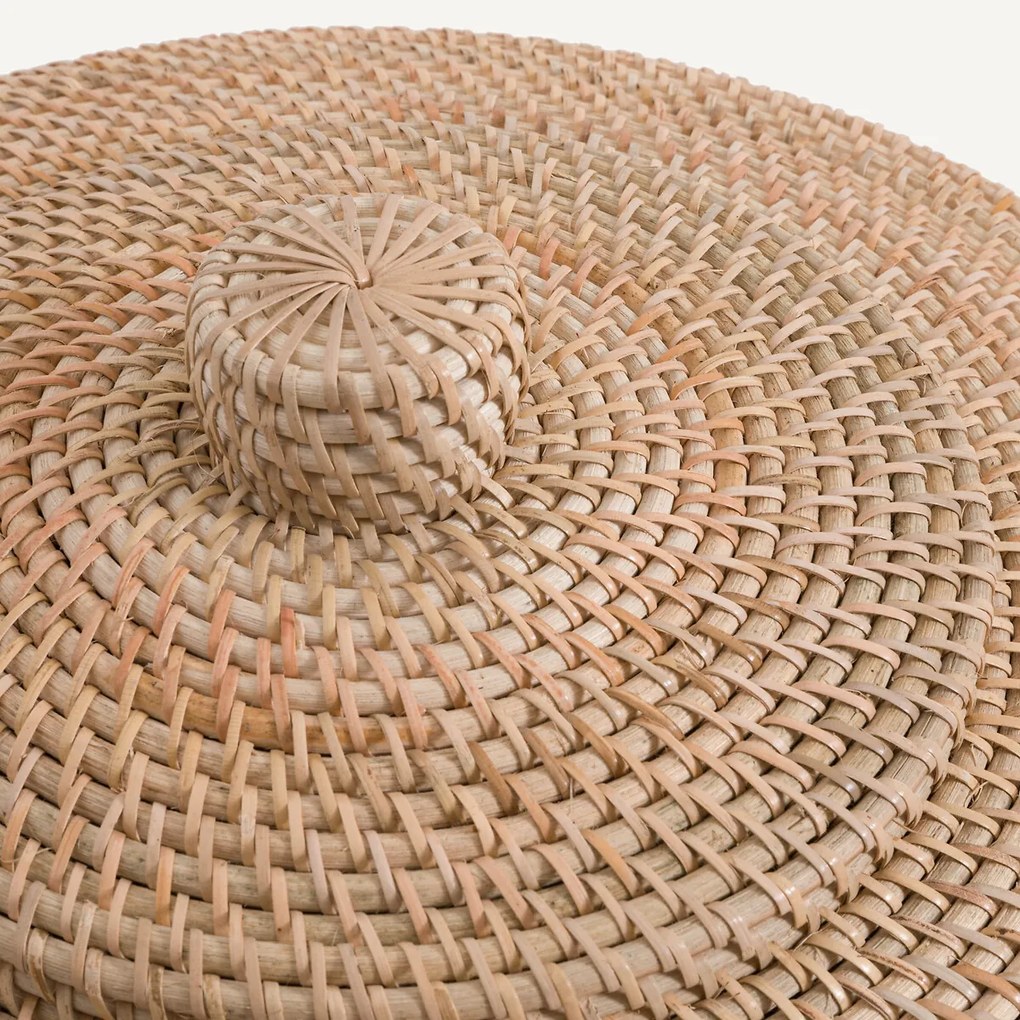 Mand in gevlochten rotan, Kalati