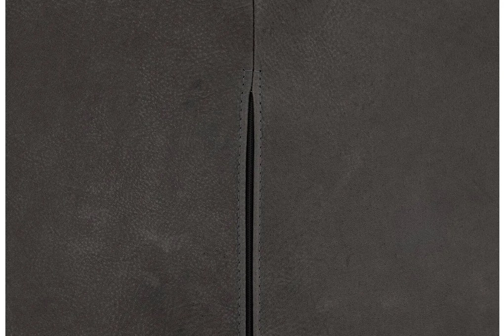 Goossens Excellent Eetkamerstoel Leogang zwart leer met armleuning en Zwart skater wiel met zwarte kapmet wielen, elegant chic