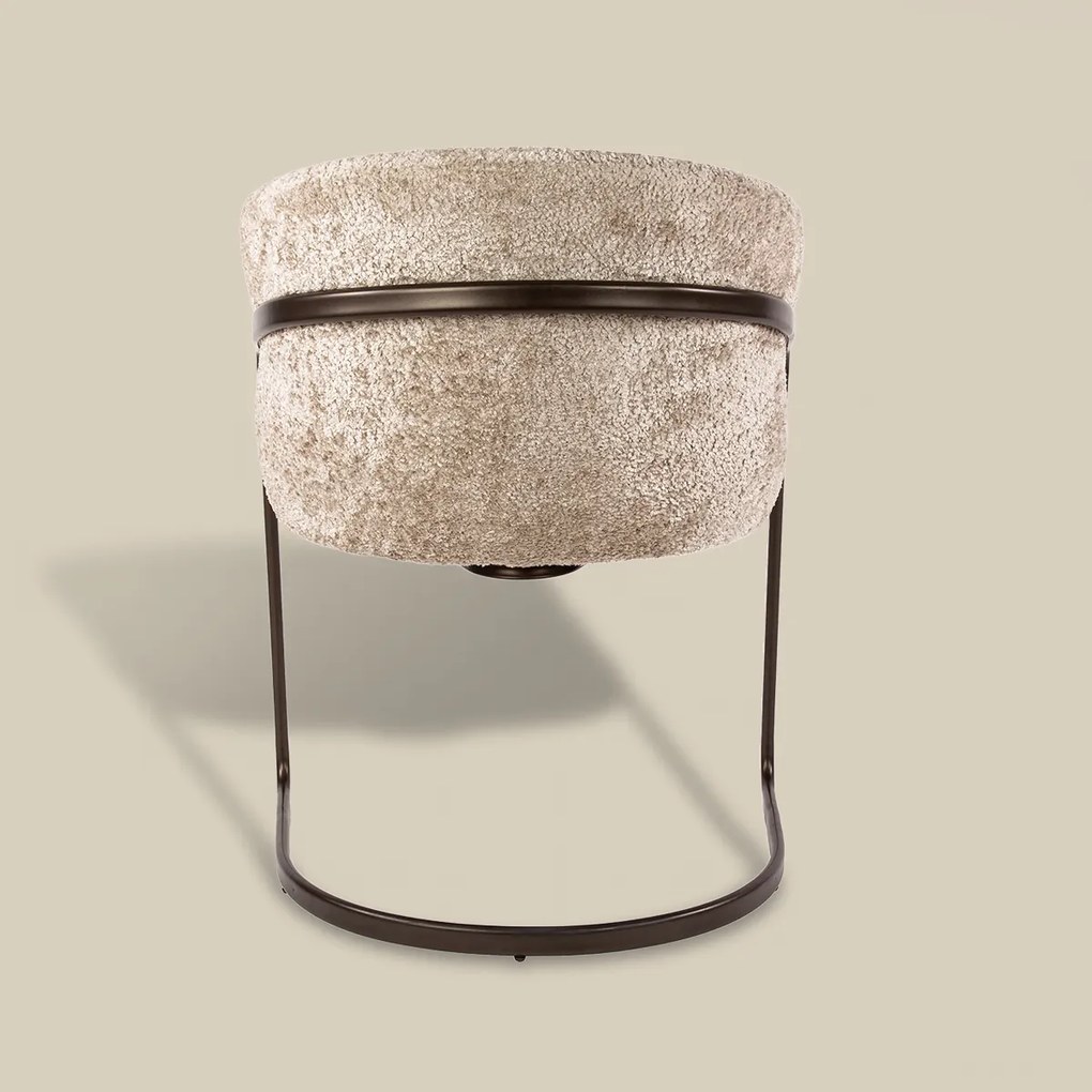 Moderne Armstoel Met Bronzen Frame Beige