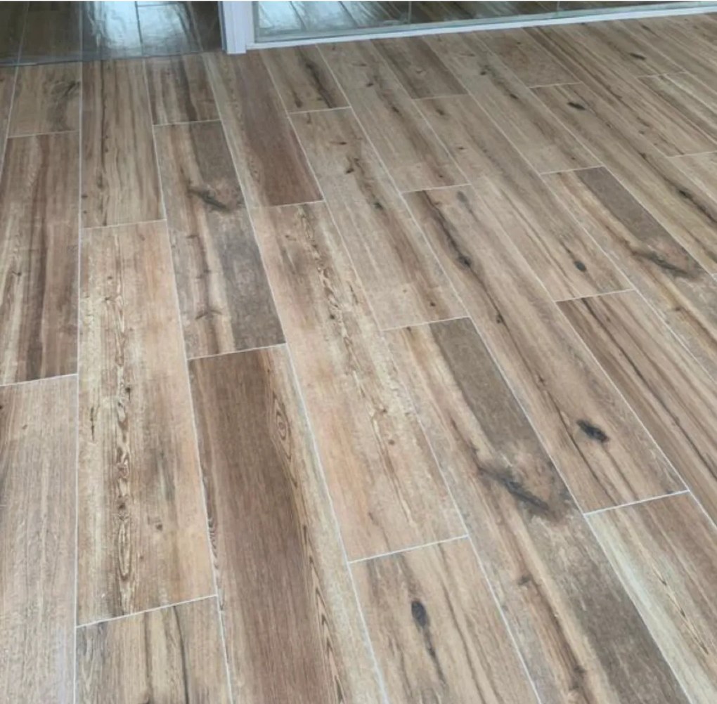 Houtlook Tegel 23x120 Cm Origin Bruin N15 - Restpartij Nog 1.08 M² Op Voorraad
