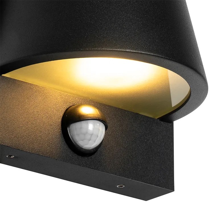 Buiten wandlamp zwart IP44 met bewegingsmelder - Femke Industriele / Industrie / Industrial GU10 IP44 Buitenverlichting rond