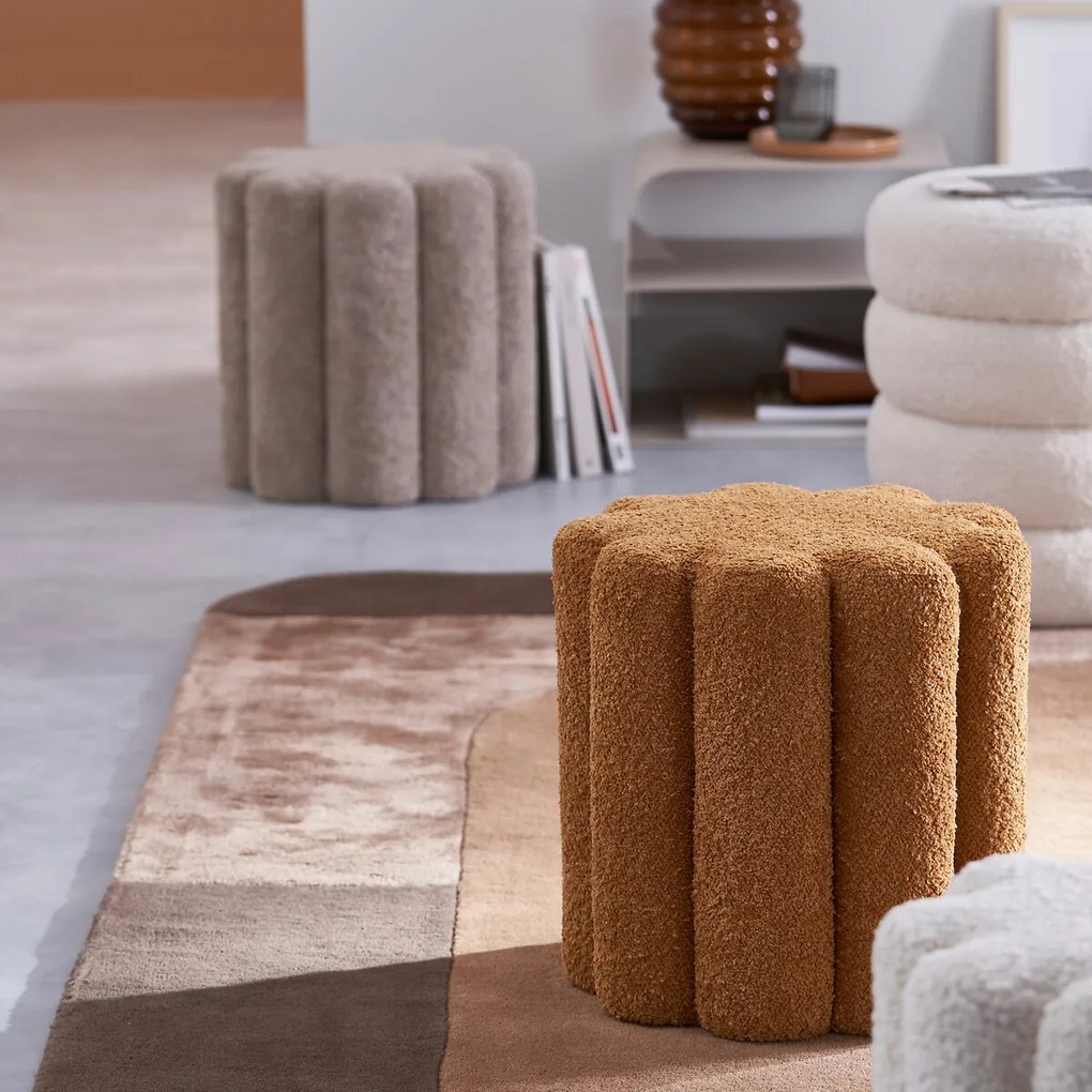 Poef bouclette, Justyna