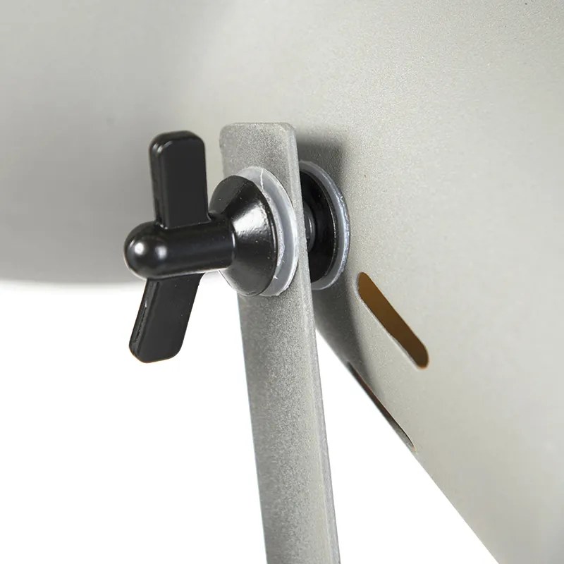 Industriële vloerlamp op houten tripod met grijze kap - Laos