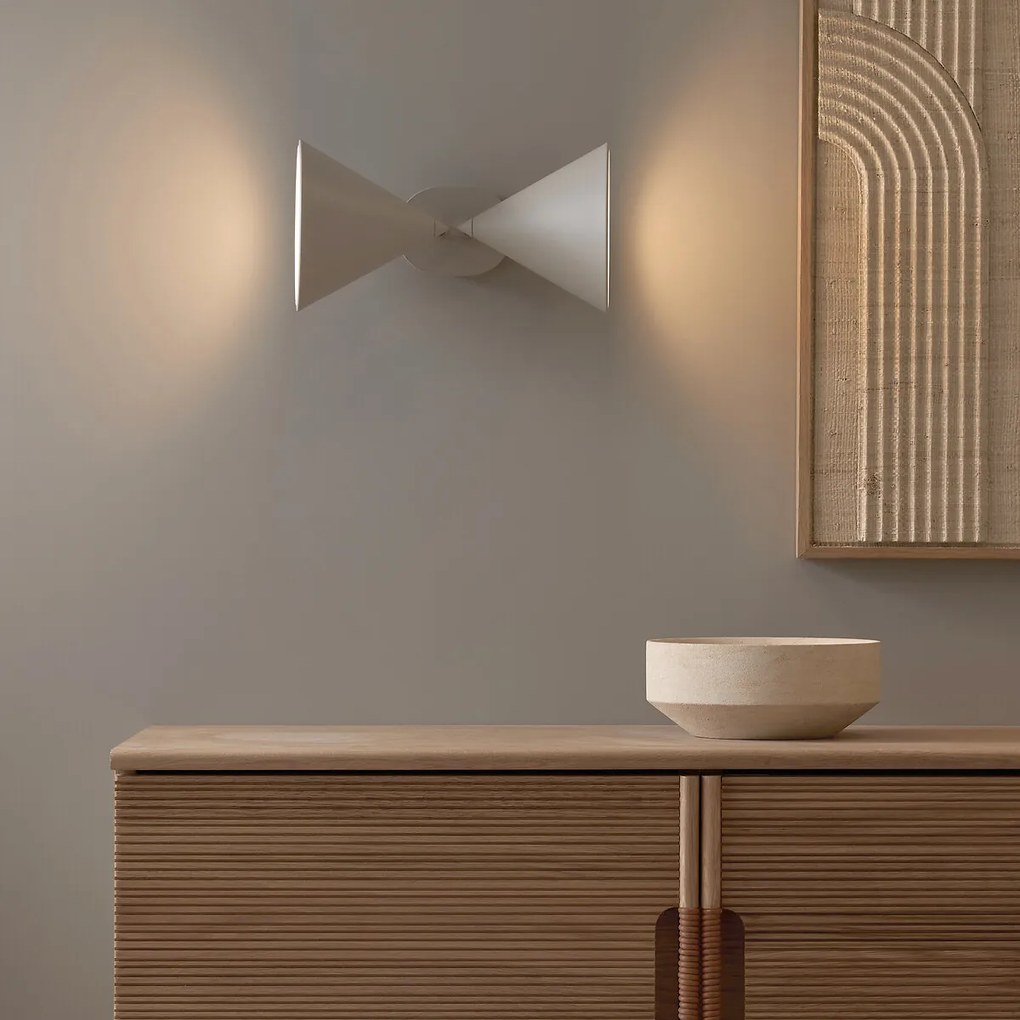 Wandlamp met dubbele kegel, Moke
