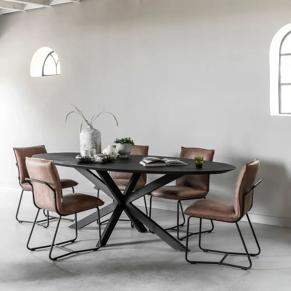 Ovale Eettafel Zwart Teakhout 280 Cm - 280 X 120cm.
