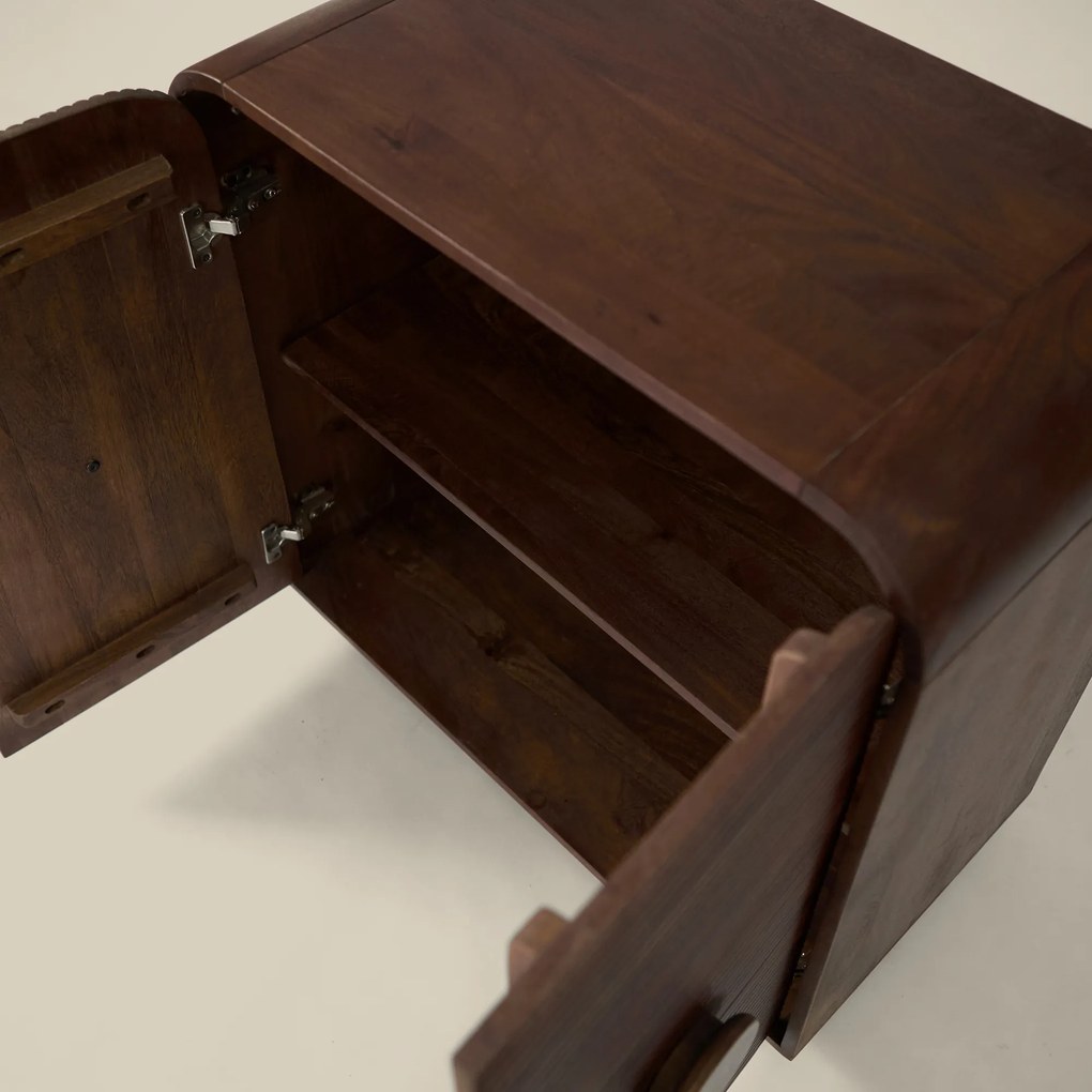 Smal Dressoir Hout Met Ronde Hoeken - 80x40x76cm.