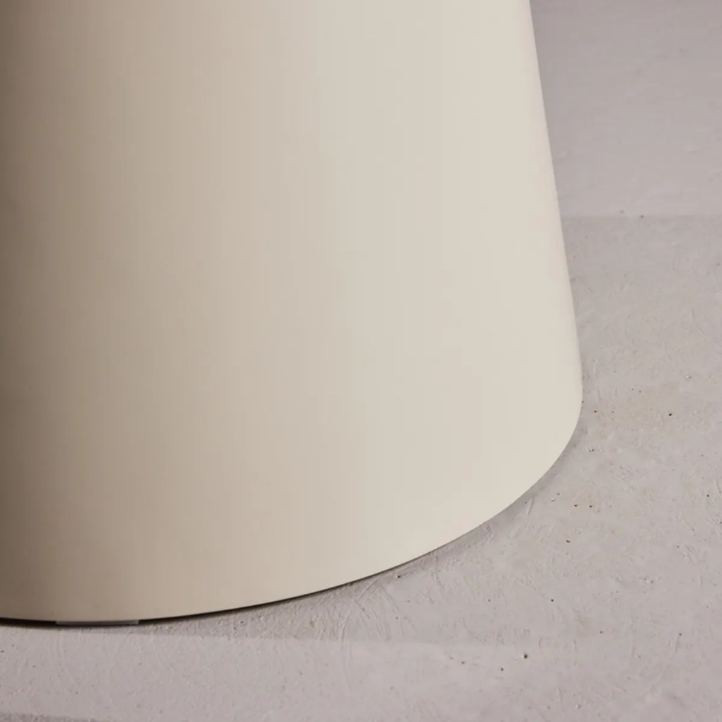 Vierkante Eettafel Met Ronde Voet Beige - 80 X 80cm.