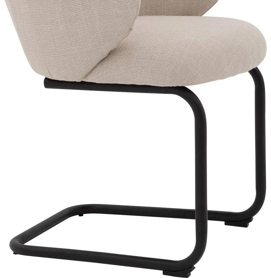 Goossens Stoel Noomi beige stof met armleuning,