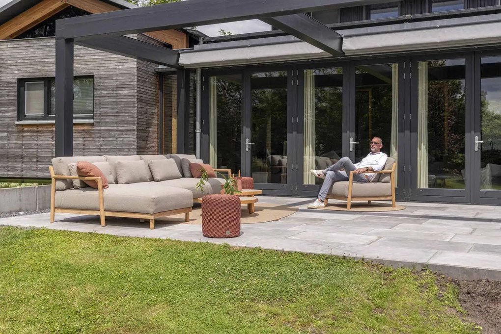 4 Seasons Outdoor Marie chaise loungeset teak met loungestoel en Finn tafels SALE Loungeset taupe weerbestendig