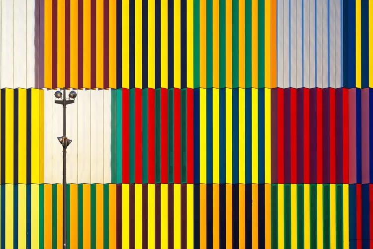 Kunstfotografie light and coloured verticals, Hans	Peter Rank, (40 x 26.7 cm)