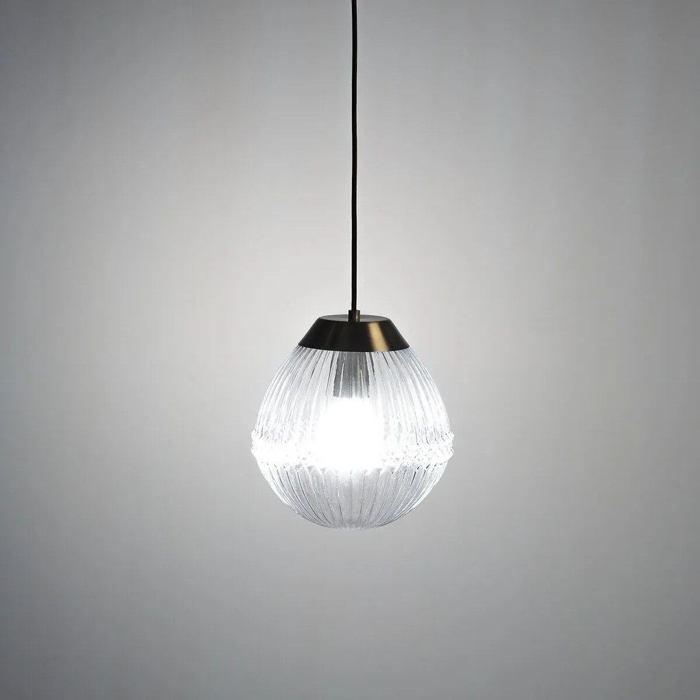 Hanglamp in messing en geribbeld glasØ26 cm, Ari