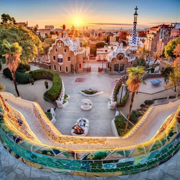 Foto Park Guell at golden hour. Barcelona, Spain, Eloi_Omella