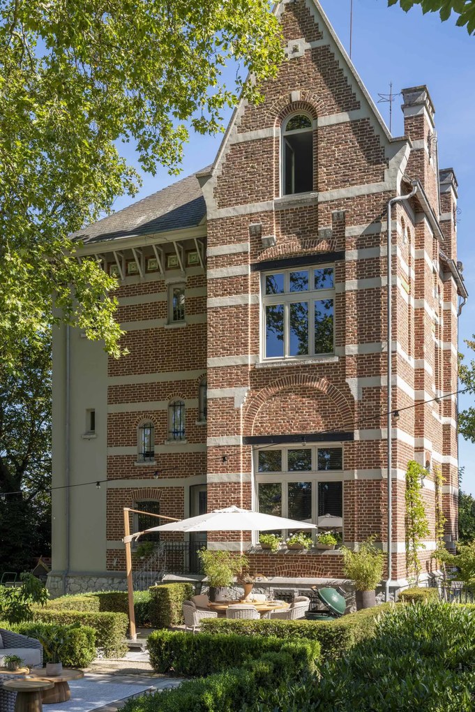 4 Seasons Outdoor Siesta PREMIUM Ø 350 cm parasol zand, wood look frame Parasol beige weerbestendig