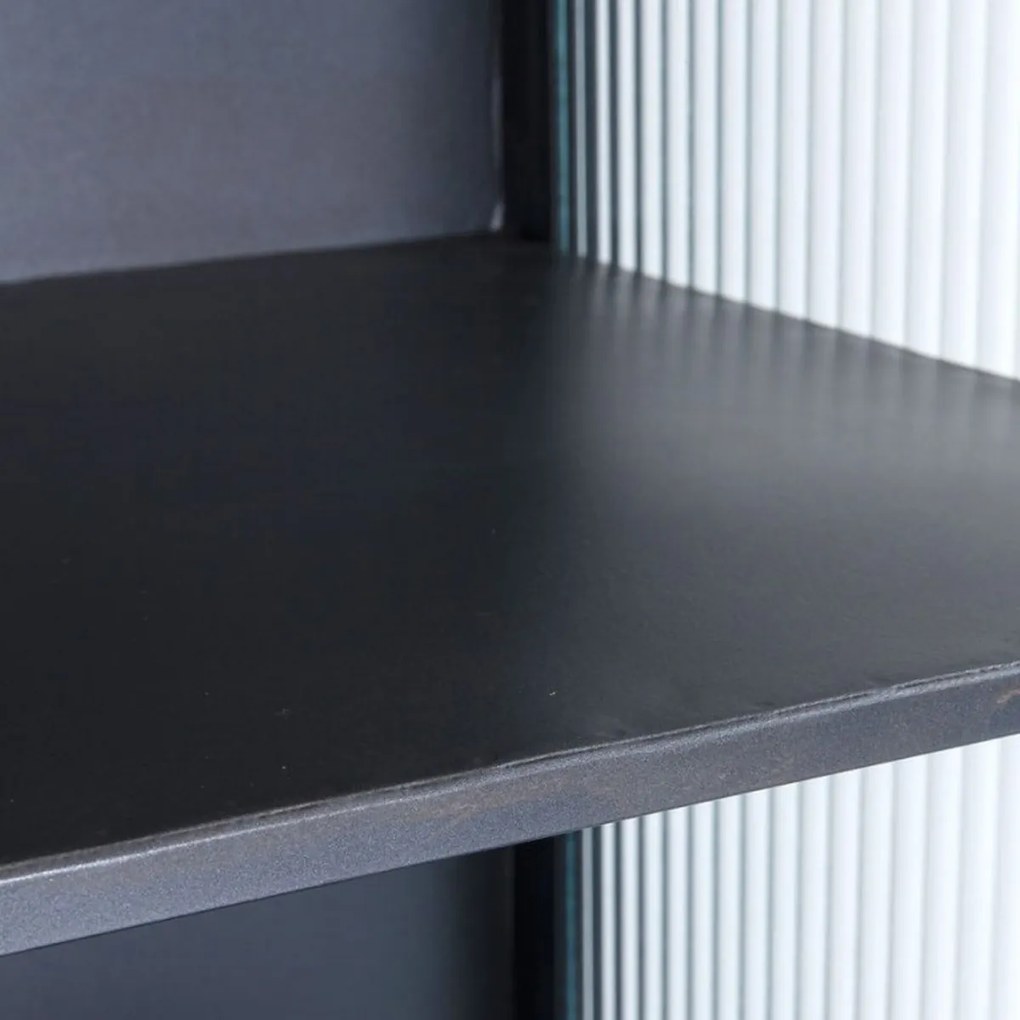 Hoge Wandkast Met Ribbelglas - 72x38x180cm.