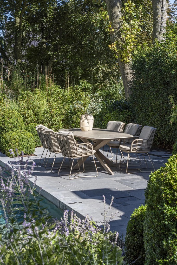 4 Seasons Outdoor Fabrice tuinset latte met Prado tafel met keramisch blad in barrelvorm 240 x 105 cm SALE Tuinset beige weerbestendig