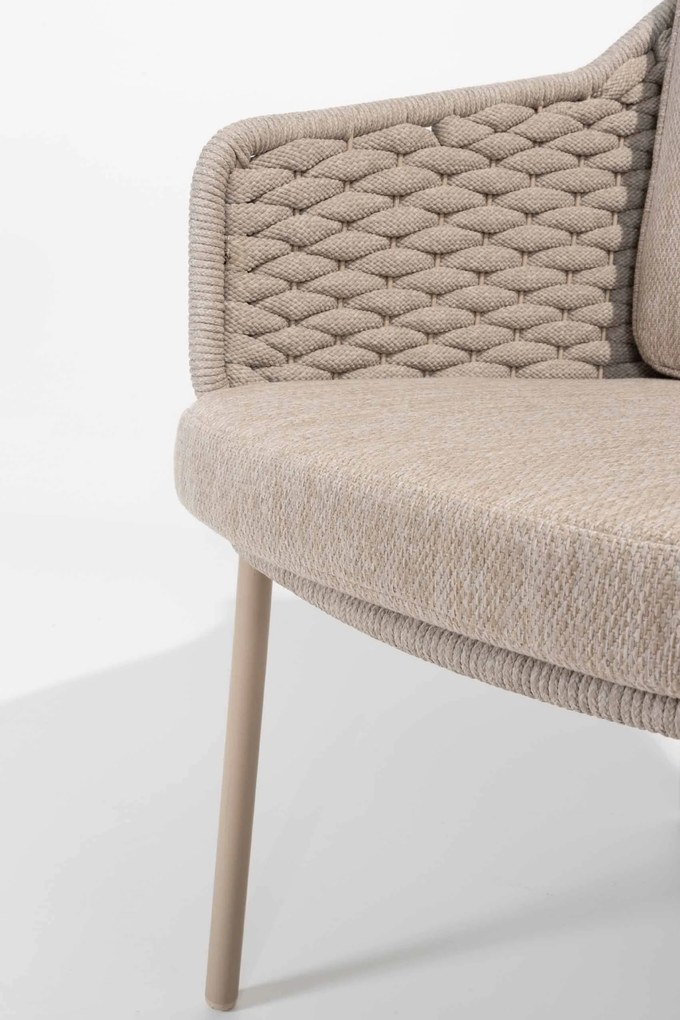 4 Seasons Outdoor Eros tuinset latte met teak Prado tafel Ø 130 cm Tuinset beige weerbestendig