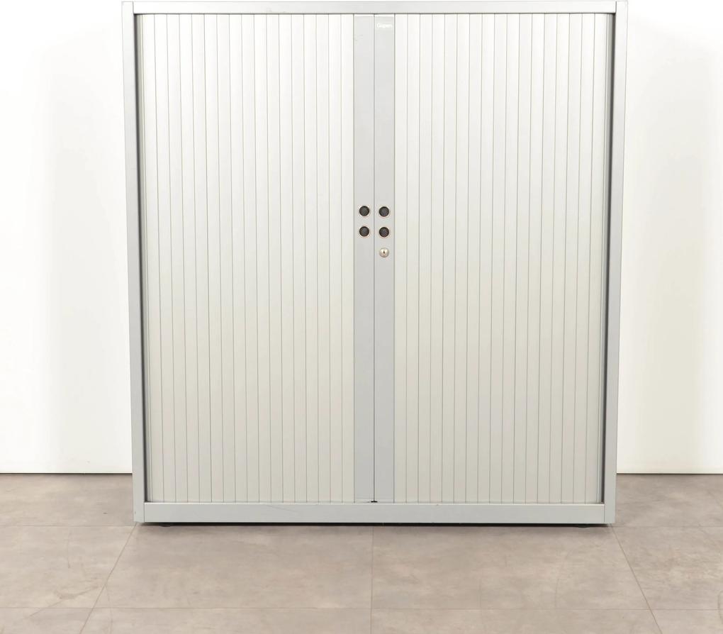 Roldeurkast, aluminium, 130 x 120 cm, incl. 2 legborden